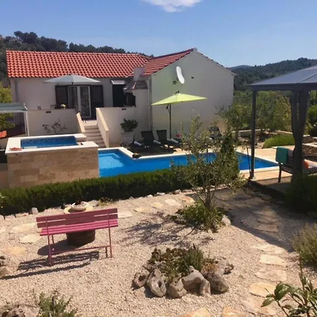 Ferienhaus Ela Dračevica